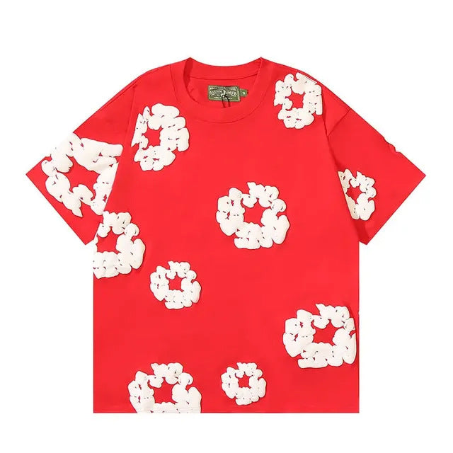 The trendy short-sleeved T-shirts and shorts of the year