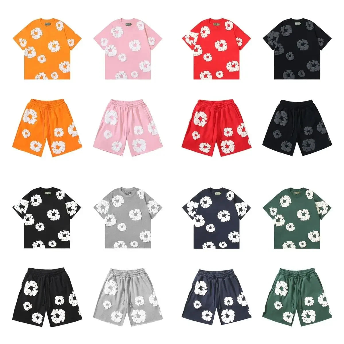 The trendy short-sleeved T-shirts and shorts of the year