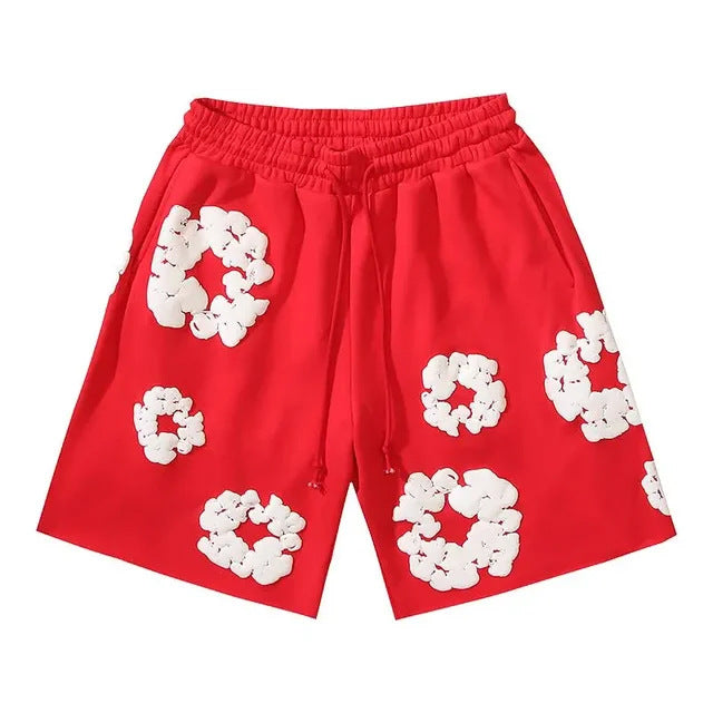 The trendy short-sleeved T-shirts and shorts of the year