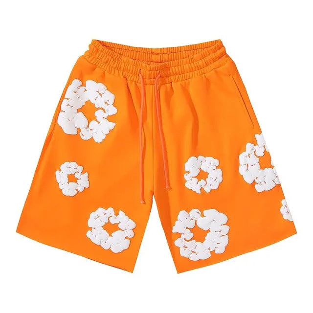 The trendy short-sleeved T-shirts and shorts of the year