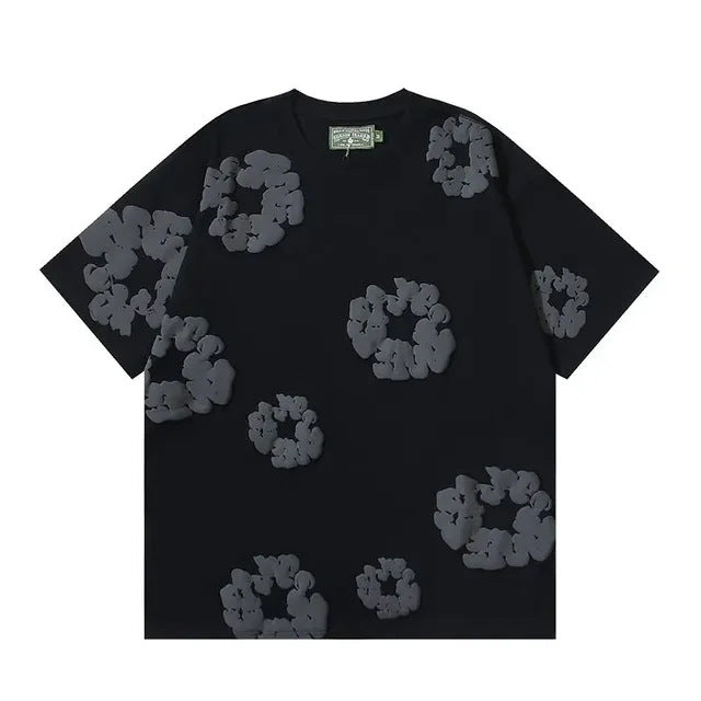 The trendy short-sleeved T-shirts and shorts of the year
